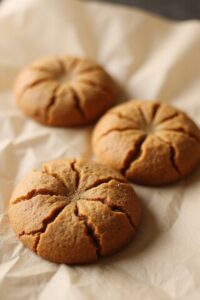 delicious crunchy ginger snaps